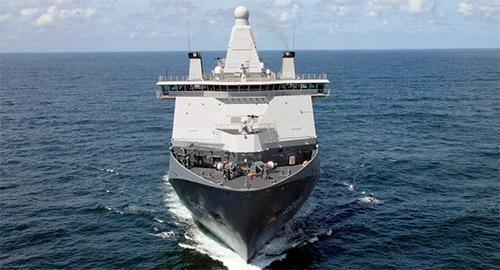 De Karel Doorman krijgt kanon en raketten. Meer: marineschepen.nl/nieuws/Karel-D…