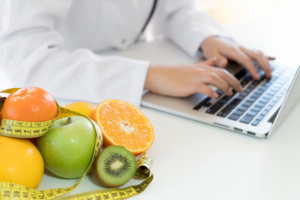 BDA_Dietitians's tweet photo. Dietitians don't leave their tape measure lying around in a pile of fruit they always have on their desk #WhatDietitiansDont https://t.co/ZZbRy1iaHZ