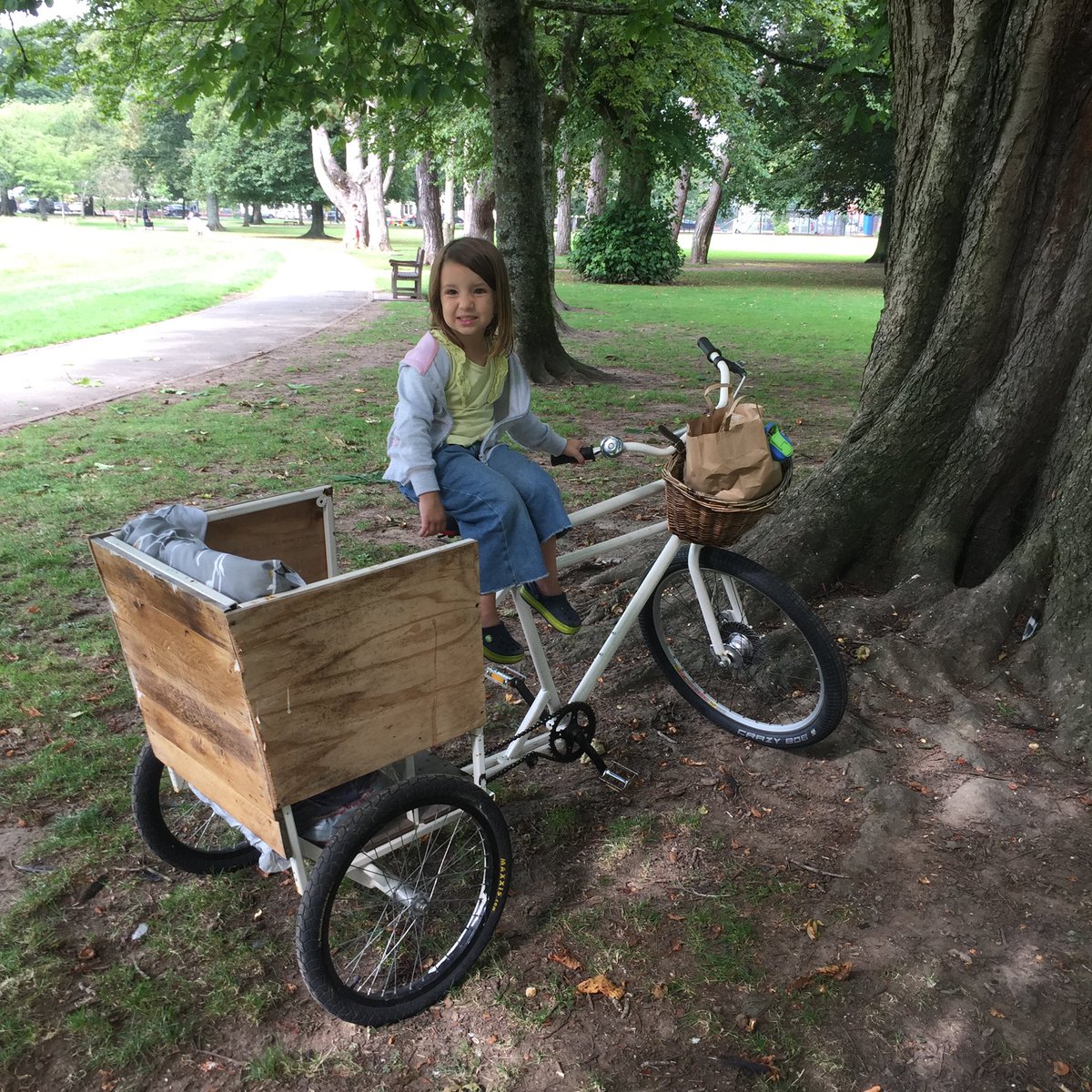 leeskeet's tweet image. Someone’s nicked our beloved bike me and the kids use for exploring cardiff 😞

It was stolen from Cathedral Road over the weekend. It’s very distinctive. 

Please get in touch if anyone sees it so I can go get it back and we can go for a cycle to the splash pad at the weekend
