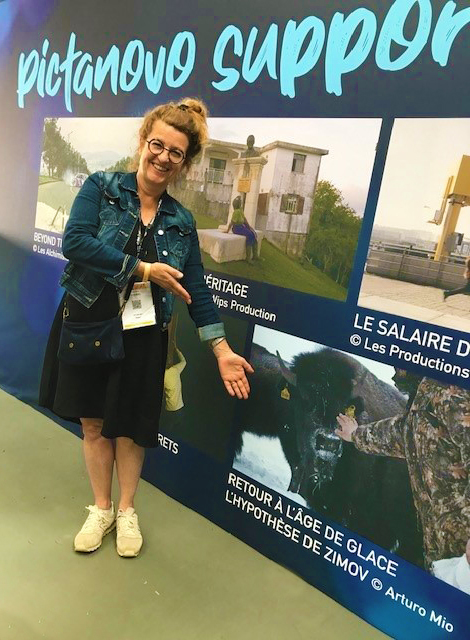 Pictanovo's tweet photo. 🌟#Etoiles2022 - A quoi ressemble une productrice heureuse ? A cette photo !
Le #docu "L’hypothèse de Zimov", de @snegff, produit par #ArturoMio (Caroline Roussel - en photo)  a reçu une étoile de #LaScam et nous sommes tout aussi contents ! Bravo !
➡️https://t.co/0LERD1hpqB https://t.co/pvzNXoV9Ad