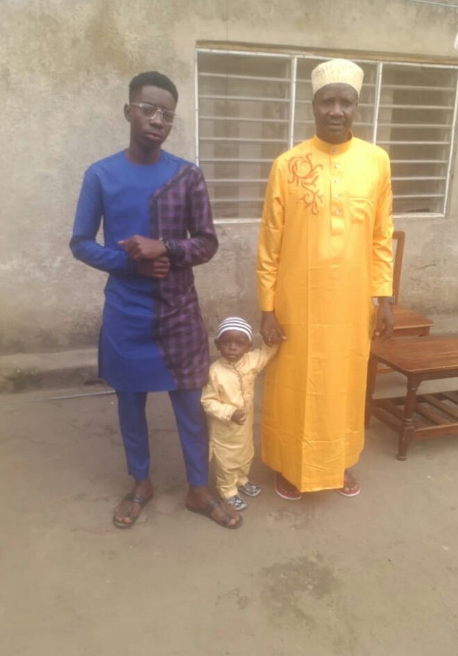 Claudenshim's tweet photo. Saleh Nkurunziza, jeune #Burundi-ais et meilleur buteur de l'équipe auxerroise en #France
(14 match &amp;15 buts) a reçu la coupe du championnat 2022 et celle de la meilleure académie de Football auxerrois.
Tel père tel fils, Jamari ancien attaquant de Vital'O 1980
#BeautifulBurundi https://t.co/zfwbCi1qpj