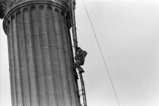 FaysFarm's tweet photo. Retro #laddersafety! Eek- I think I'll pass...
#omegaredgroup #compliance #eyebolts #fallprotection #heightsafety #lightningprotection #ppm #fixedladder https://t.co/ym0daDVCI1 https://t.co/rqgaG0zENr
