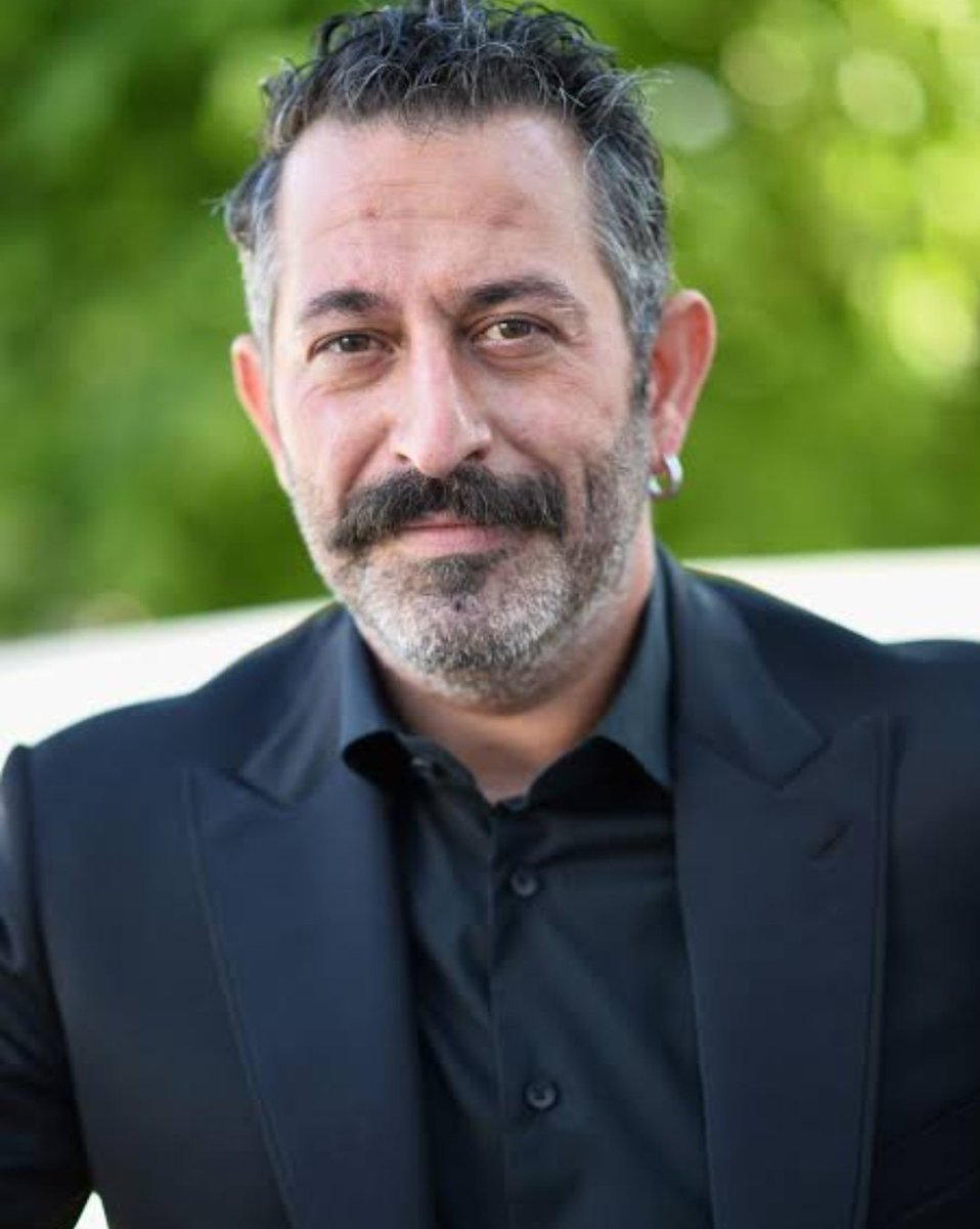 dirabzonsibor's tweet photo. O başardı. Sen de başarabilirsin @CMYLMZ 
Erşan Kuneri kırmızı cizgimizdir. https://t.co/neAHVuSDPl