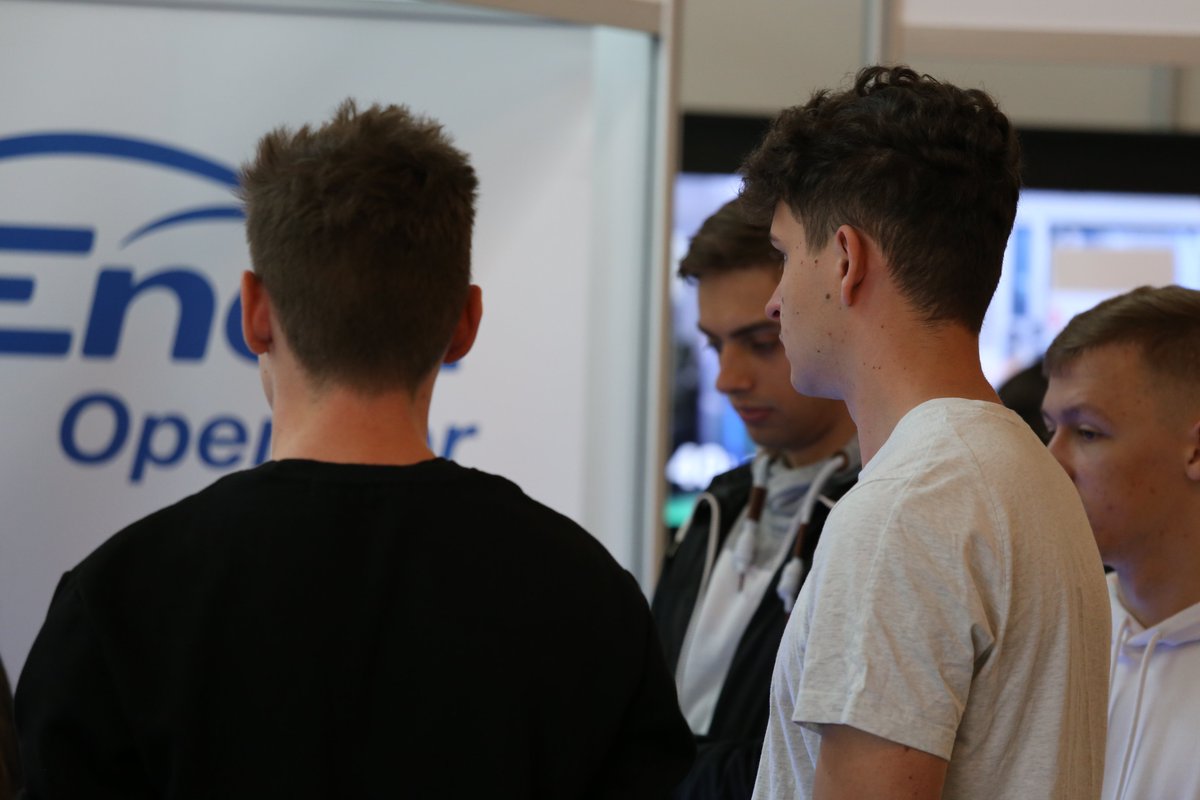 PUT Absolvent's Day trwa, zapraszamy do godziny 15 do Centrum Wykładowego Politechniki Poznańskiej‼
Daj się poznać przyszłemu Pracodawcy, czeka wiele atrakcji... ponad 30 firm w jednym miejscu, mnóstwo ofert pracy, staże, praktyki.
#CentrumPraktykiKarier