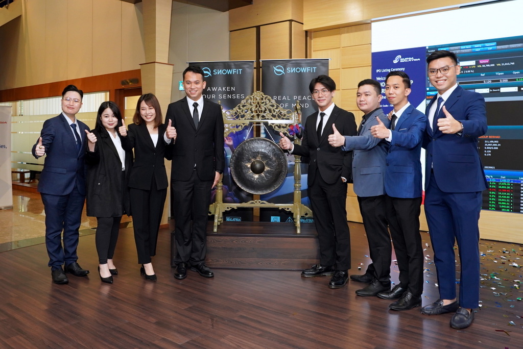 BursaMalaysia's tweet photo. Welcome aboard Snowfit Group Berhad (SNOWFIT: 03054) to the #LEAPMarket! They are principally involved in the provision of massage and wellness equipment. Their products are also sold online!
(1/2) https://t.co/TkpJbUduWp