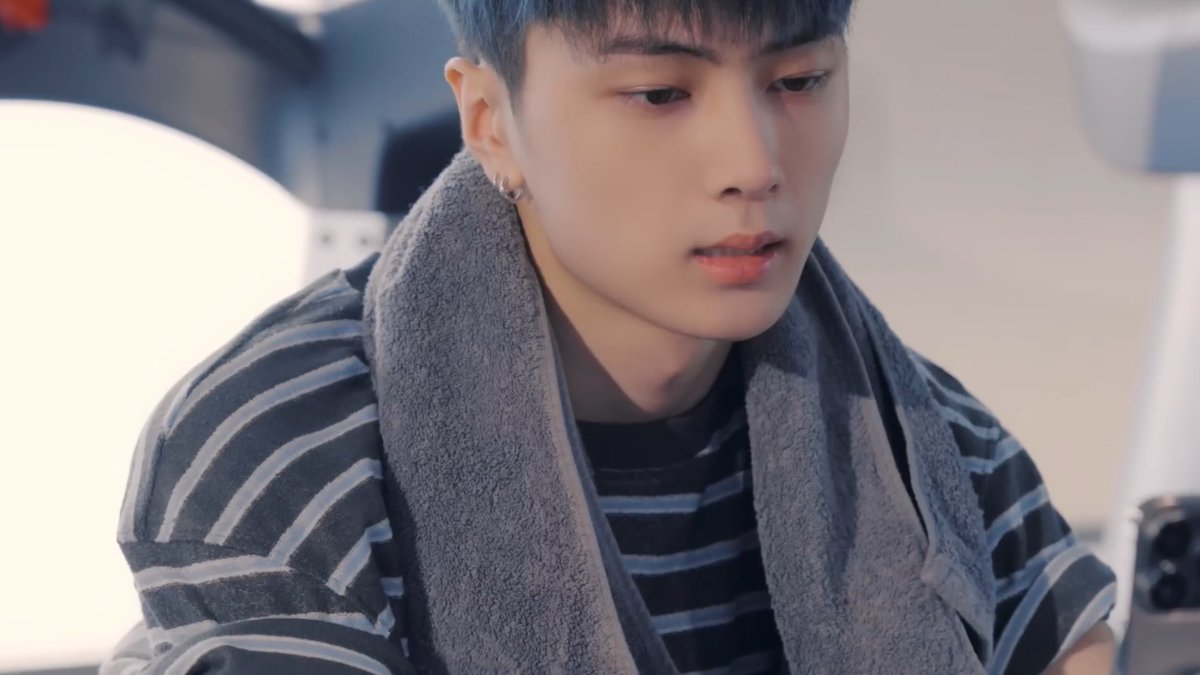 triplejpics's tweet photo. so handsome #enhypen_jay https://t.co/oOEE8e9i4N