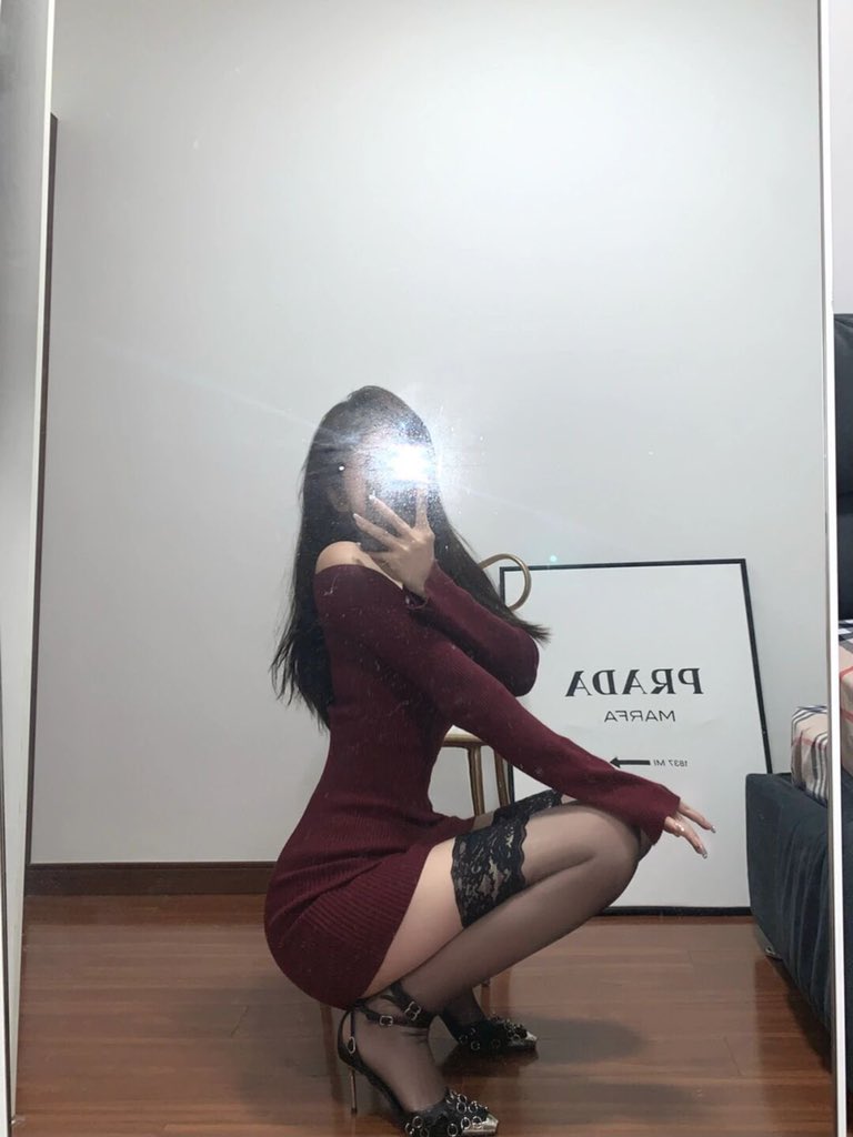 wanger24802452's tweet photo. 哥哥来我家吃饭吗我下面给你吃 https://t.co/5GnlKUfvg9