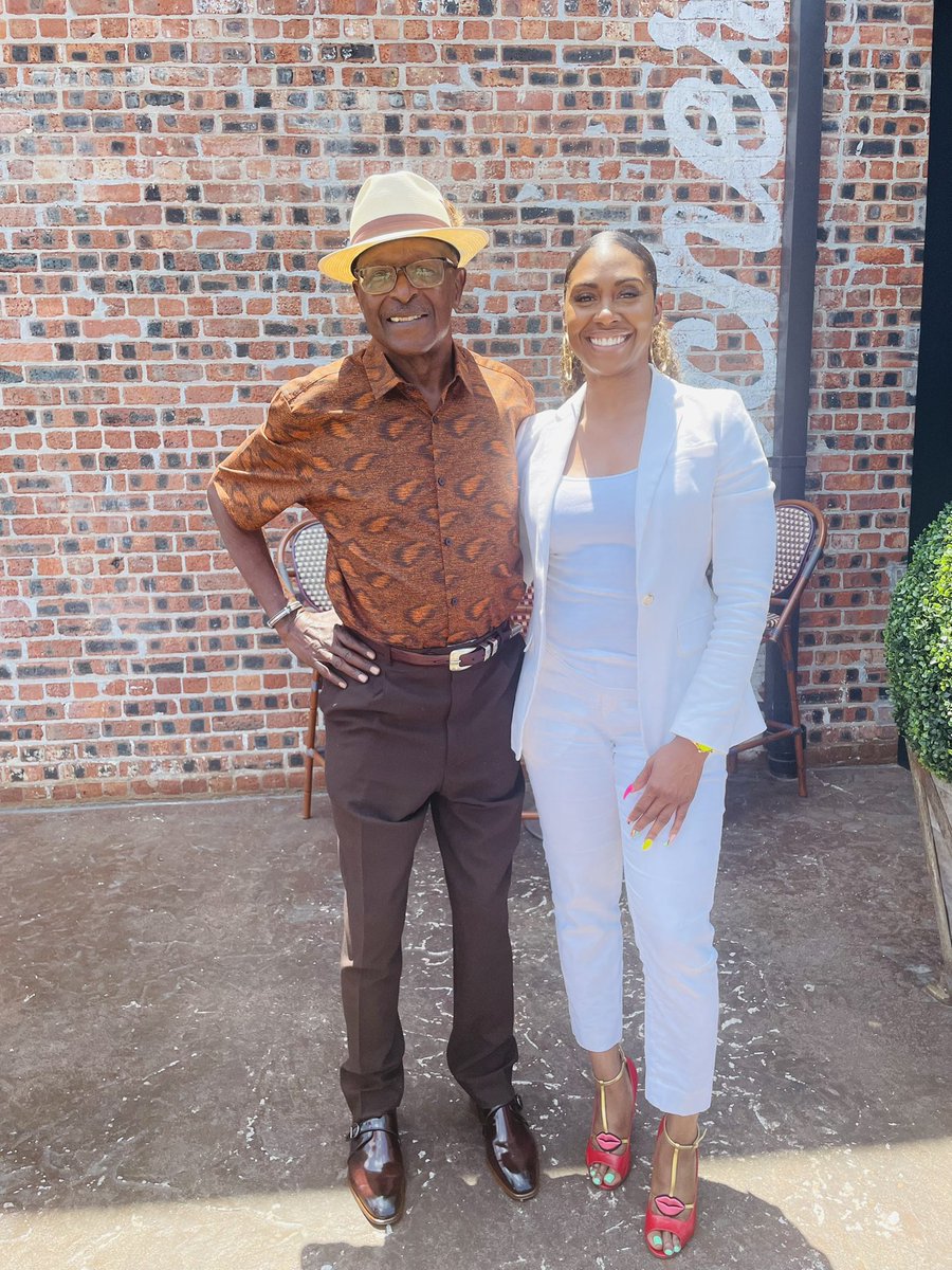 TheExecEFFECT's tweet photo. Happy Father’s Day DaddyO!!! You taught me to always stand on principle even if I’m standing alone. I love and appreciate you more than you know! @kenneth_crear
#teamcrear💪🏾 https://t.co/tBBfNhETb2