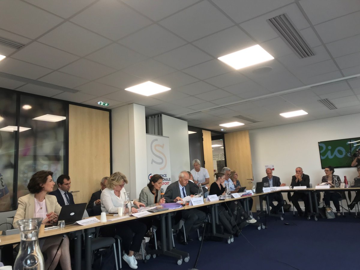 CROS Ăle-de-France (@crosif) on Twitter photo Hier se tenait l'AG et le CA de l'<a href="/Agence_du_Sport/">Agence nationale du Sport</a> en prĂ©sence de <a href="/BrigitHenriques/">Henriques</a>, <a href="/AOC1978/">AmĂ©lie OudĂ©a-CastĂ©ra</a>, <a href="/SanaurFrederic/">FrĂ©dĂ©ric Sanaur</a> et <a href="/EvelyneCiriegi/">Evelyne Ciriegi</a> âĄïž L'occasion de dresser le bilan des programmes ambitieux de l'agence autour du dĂ©veloppement des pratiques et du haut niveau đ„ Hier se tenait l'AG et le CA de l'<a href="/Agence_du_Sport/">Agence nationale du Sport</a> en prĂ©sence de <a href="/BrigitHenriques/">Henriques</a>, <a href="/AOC1978/">AmĂ©lie OudĂ©a-CastĂ©ra</a>, <a href="/SanaurFrederic/">FrĂ©dĂ©ric Sanaur</a> et <a href="/EvelyneCiriegi/">Evelyne Ciriegi</a> âĄïž L'occasion de dresser le bilan des programmes ambitieux de l'agence autour du dĂ©veloppement des pratiques et du haut niveau đ„