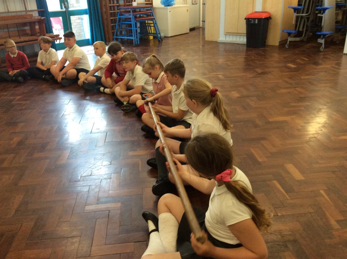MIssBai69392016's tweet photo. #year4 #Vikingworkshop #joeyshistory. We are now learning all about Viking weapons. @stjs_staveley @vikingsinschool https://t.co/FwxZYxvAOP