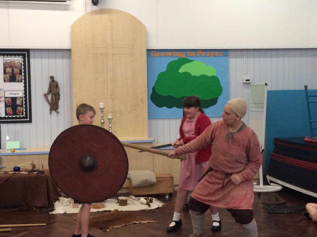 MIssBai69392016's tweet photo. #year4 #Vikingworkshop #joeyshistory. We are now learning all about Viking weapons. @stjs_staveley @vikingsinschool https://t.co/FwxZYxvAOP