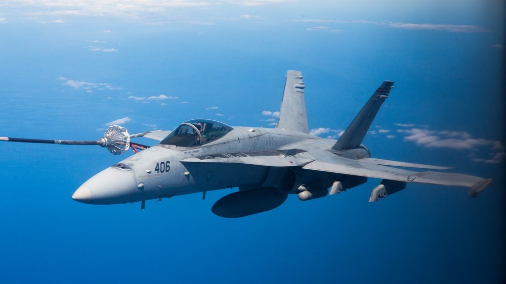 scan_sky's tweet photo. 2 x #USMC - F/A-18C Hornets From VMFA-323 "Death Rattlers ☠" Currently Operating Around Rzeszów, Poland 🇵🇱
AE55F8 - #AE12S/AE55FD - #AE11
VMFA-323 Are Currently Deployed To Łask Air Base, Poland 🇵🇱
📷:Sgt. Dominic Romero https://t.co/TtsYKNiEe5