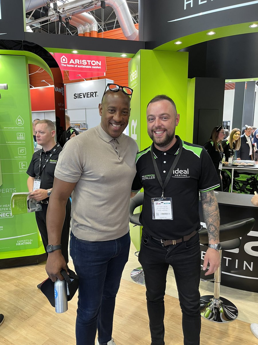 MLalorIdeal's tweet photo. Big Dion Dublin down at #Installerlive https://t.co/FqEZlt66eT