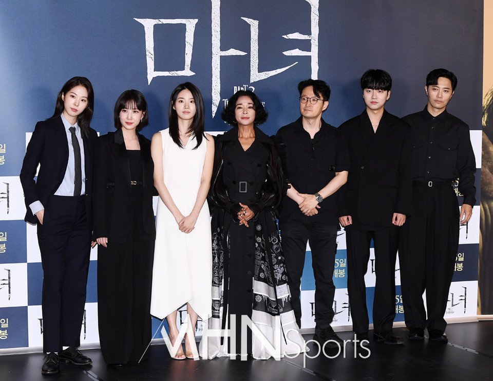 Sukses besar di Korea, film #TheWitch2 bakalan ada di CGV Indonesia nih guys mulai 29 Juni 😍

Cast: #ShinShiAh #ParkEunBin #SoEunSoo #JinGoo #SungYoobin  #JoMinSoo cameo: #LeeJongSuk #KimDami