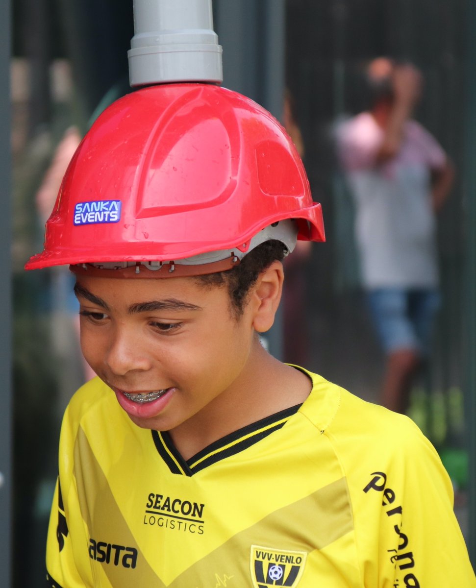 𝗧𝗲𝗮𝗺 𝗩𝗩𝗩-𝗩𝗲𝗻𝗹𝗼 𝗕𝗶𝗷𝘇𝗼𝗻𝗱𝗲𝗿𝗲 𝗘𝗿𝗲𝗱𝗶𝘃𝘀𝗶𝗲 𝗻𝗲𝗲𝗺𝘁 𝗮𝗳𝘀𝗰𝗵𝗲𝗶𝗱
Afgelopen zaterdag hebben we afscheid genomen van ons Bijzondere Eredivisie team.
Wij zijn trots op deze toppers en op alles wat ze bereikt hebben op én naast het veld.