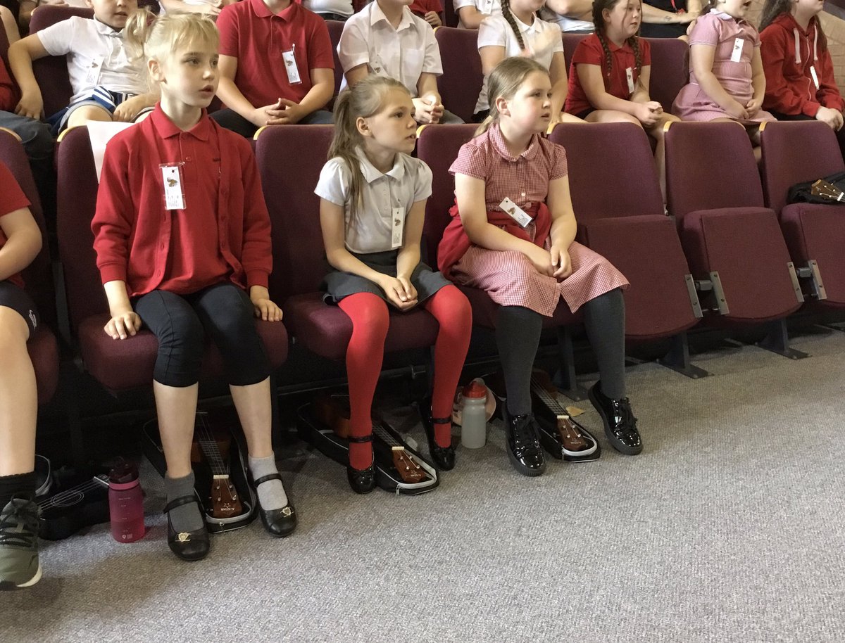 PrimaryOakhill's tweet photo. We had a fantastic time at the WCET Music Concert last week! https://t.co/5xEKFD8Slz