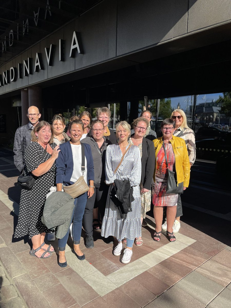 LscdLisbeth's tweet image. Internationale Forum on Quality and Safety in Healtcare i Gøteborg.
#creatingtomorrowtoday.
NSR sygehus , Medicin 3 , dygtige medarbejdere præsenterer flot arbejde med #fælles beslutningstagen i 3 posters .
#cocreating #leading in #complexity
#quality  #safety for our patient .🌟