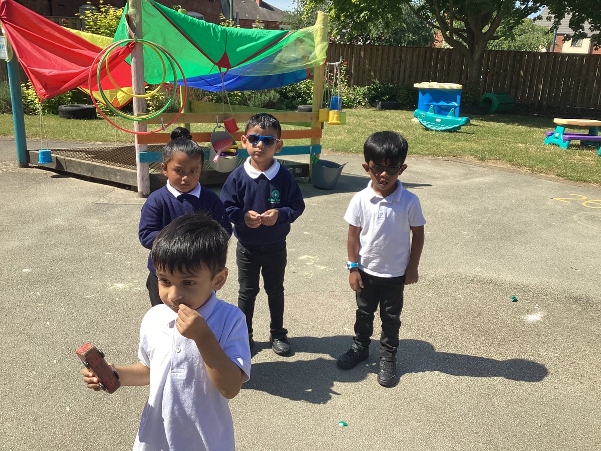 MissModi21's tweet photo. Nursery AM are celebrating World Music Day. We sung songs, played musical instruments and danced to mini beasts themed music. @AbbeyMead_TMET @MrMason_AMPA  #music #WorldMusicDay #minibeasts #instruments #dancing #singing #Nursery #eyfs https://t.co/ti5fpZBuyE