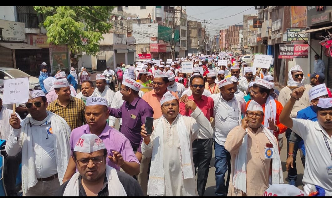 चलने के लिए पैरों की ज़रूरत नहीं हौसले की ज़रूरत होती है साहब!
#WeWantOPS

<a href="/narendramodi/">Narendra Modi</a>
<a href="/ChouhanShivraj/">Shivraj Singh Chouhan</a>
<a href="/rajnathsingh/">Rajnath Singh</a>
<a href="/ANI/">ANI</a>
<a href="/ndtvindia/">NDTV India</a>
<a href="/ravishndtv/">ravish ndtv</a>
@theLallantop
<a href="/PragyaLive/">Pragya Mishra</a>
<a href="/ajitanjum/">Ajit Anjum</a>
<a href="/sakshijoshii/">Sakshi Joshi</a>
<a href="/vijaykbandhu/">Vijay Kumar Bandhu</a> 
<a href="/ParmanandDehar1/">Parmanand Dehariya/president/Nmops/mp</a>