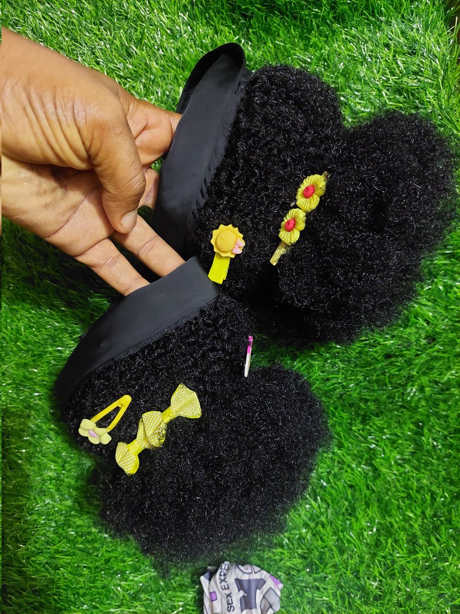 FAYTH_____'s tweet photo. Hello Mummy🥰, Show Your Baby Some Love ❤️ With Our Kiddies Braided Ponytail (slide1)
N4500  
Slide 2/4: Afro Band Wig(4yrs above) N4500
Slide 3: Afro Baby Wig
(11months-2yrs) N4000
Send A Dm To Order
Payment validates order https://t.co/ydxs93eYiy