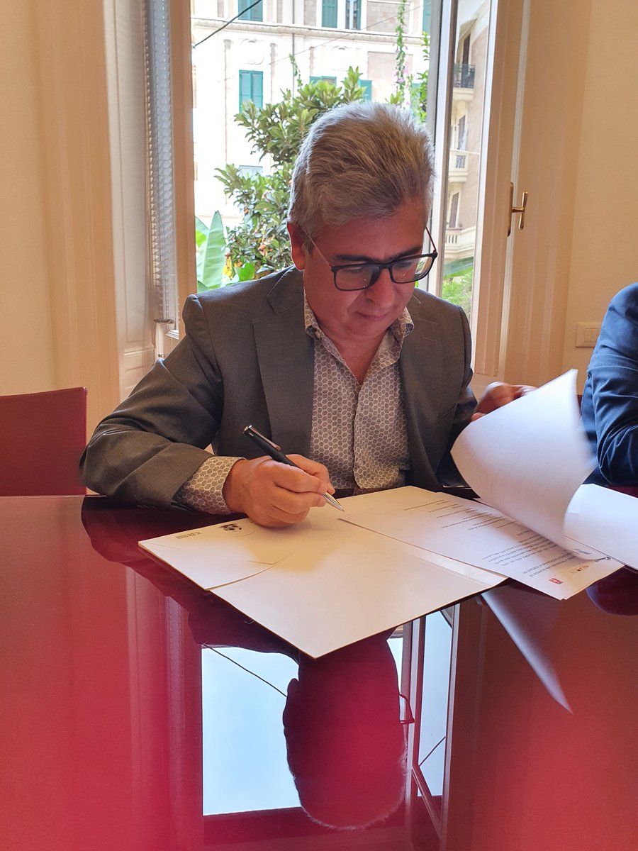 FilcaCisl's tweet photo. Aic-Aiac e Feneal Filca Fillea hanno sottoscritto un accordo per promuovere dignità, #diritti e #sicurezza di chi lavora per la costruzione delle #infrastrutture per i grandi eventi sportivi. 
Info: https://t.co/kEId8u2WCB 
#sport #edilizia https://t.co/nRniOpb2aK