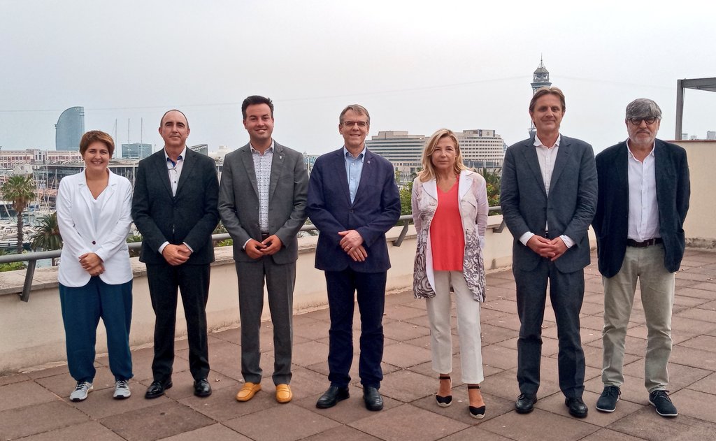UPFBarcelona's tweet photo. La Càtedra UPF de City Management està vinculada al sector de la gestió i la governança de les ciutats i potenciarà noves fórmules de management, participació i ús de la tecnologia responsables. 
⏩ Anàlisi
⏩ Recerca
⏩ Modelització
⏩ Transferència
⏩ Difusió https://t.co/XjYLB2b60i