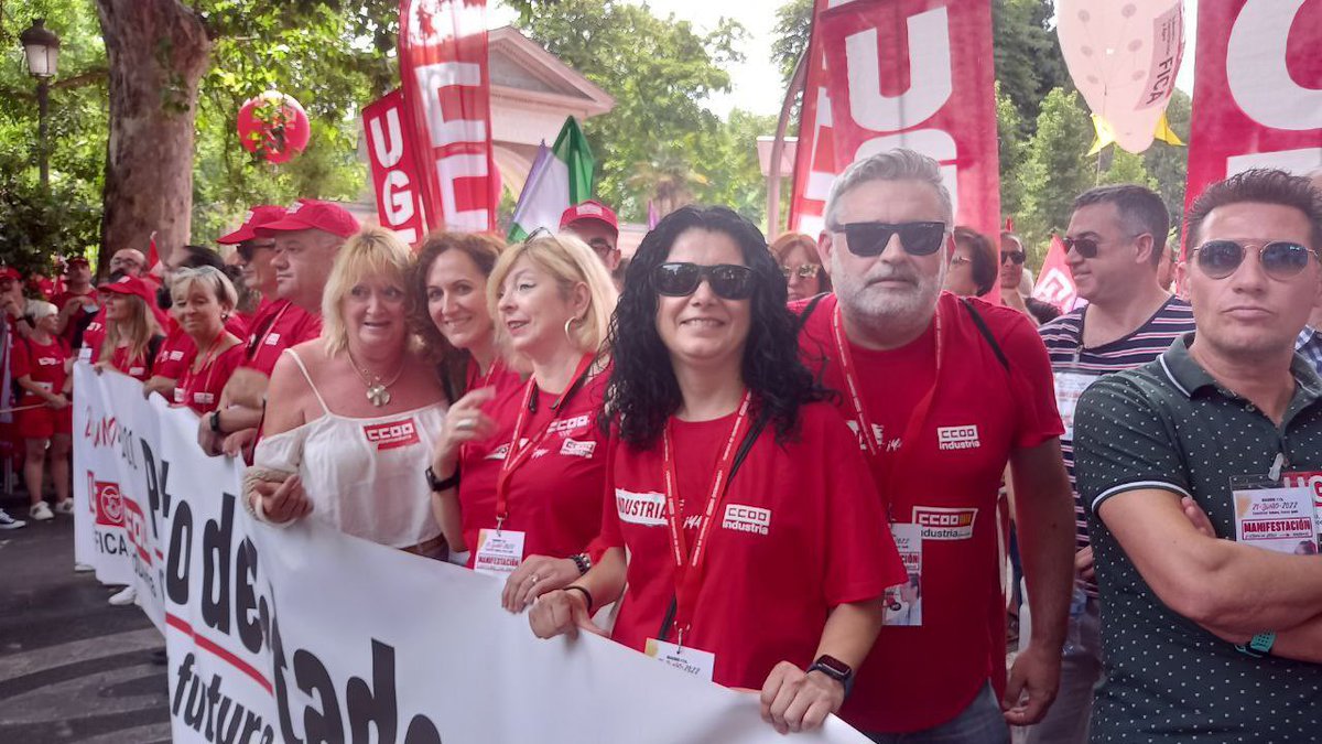 AnaGarciaCCOOPV's tweet photo. Es necesario un Pacto de Estado y la nueva Ley de Industria. Sin diálogo con los y las trabajadoras en la toma de decisiones que les afectan, asambleas nos movilizamos el 21 de junio, y seguiremos. @ccoopv @industriaccoopv @Industria_CCOO 
#PactoIndustriaYA
#CCOOIndustriaEsFuturo https://t.co/kC3WEwwbL0