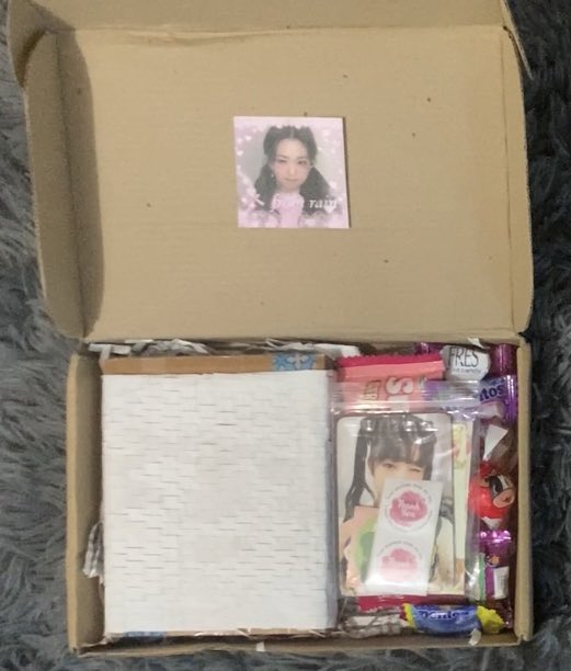 zuhaIvr's tweet photo. from: @nyeongpoca
hai nyeongpoca tysmm for trading w me and for being super nice i love ur packaging sfm like?!? nakakahiya sa packaging ko 😭 anyway she arrived safely !! tysm^^ til next time 💗
#cassmail | #rainceipt https://t.co/Szomq0bBAW