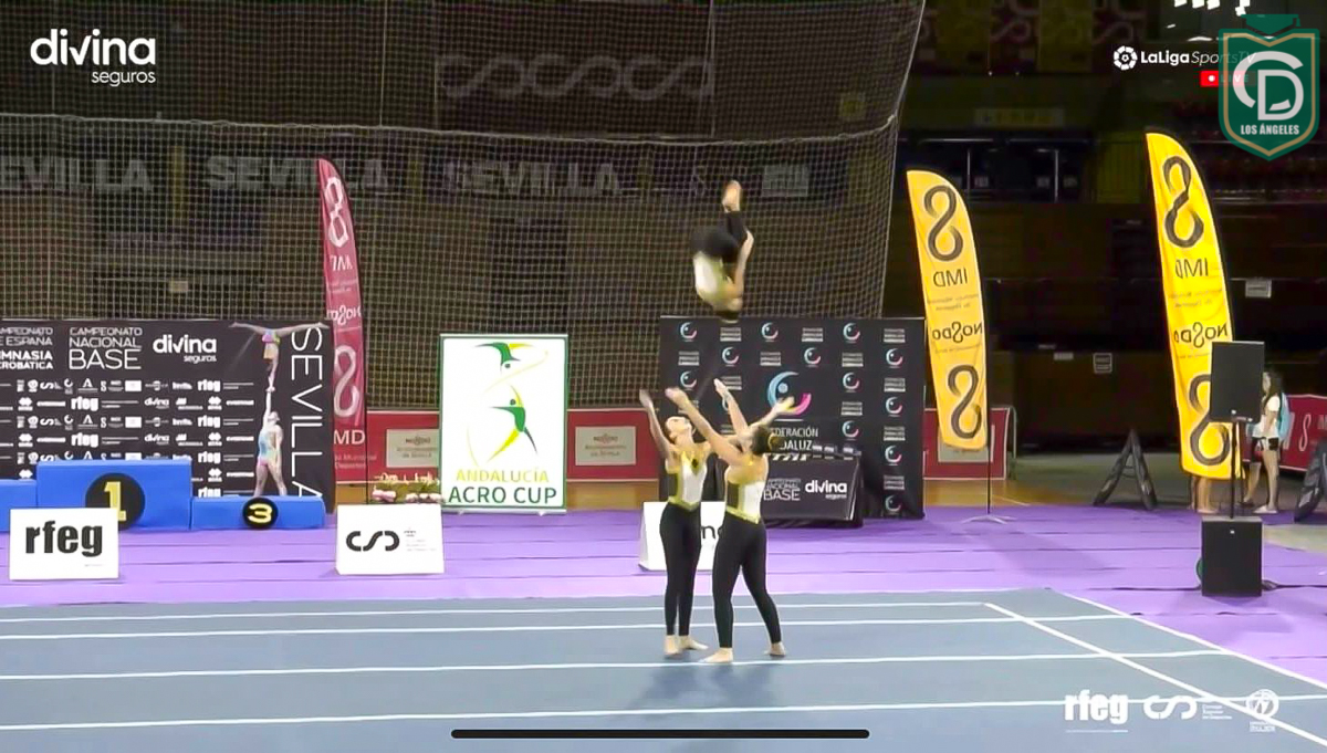 c_losangeles's tweet photo. 💥El pasado fin de semana se realizó el Campeonato de España de Gimnasia Acrobática y nuestro Club ADESO Los Ángeles quedaron subcampeonas!
🏆🏆¡Enhorabuena a todas nuestras gimnastas, a su entrenadora! A seguir subiendo a muchos podios más! https://t.co/DMyHqaJfei @DeporteGetafe https://t.co/JLXgyY0P02