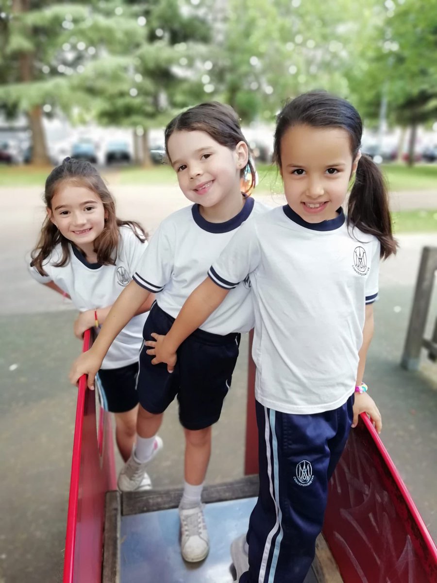InmaculadaPonfe's tweet image. Primero de primaria se despide de este curso disfrutando juntos de un paseo por Ponferrada. 😊

¡Ya llegan las vacaciones! 🌻👏🏽

#ExcursiónEscolar #ExcursionesFinDeCurso #concepcionistas