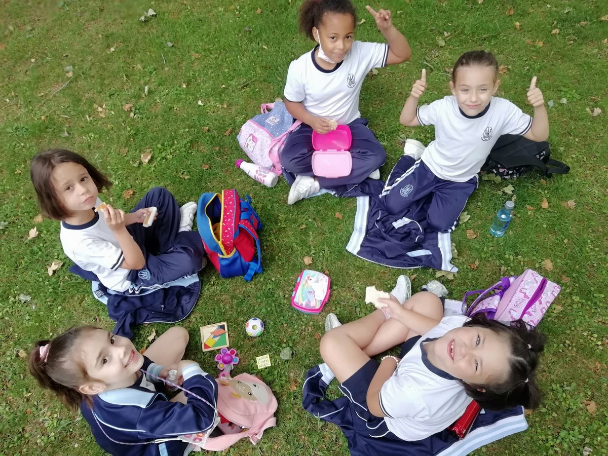 InmaculadaPonfe's tweet image. Primero de primaria se despide de este curso disfrutando juntos de un paseo por Ponferrada. 😊

¡Ya llegan las vacaciones! 🌻👏🏽

#ExcursiónEscolar #ExcursionesFinDeCurso #concepcionistas