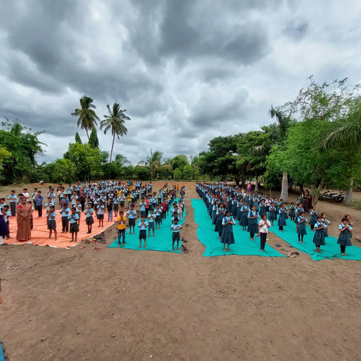 stmpv_'s tweet photo. More than 200 students participated in the Yoga celebrations on the ocassion of International Yoga Day at STMPV Dorlewadi. ✨🧘♀️
#yogaday #internationalyogaday #yogdivas #yogaforpeace #yogaforhumanity #STMPV #AStepTowardsBrightFuture https://t.co/zPZVUTnKtl