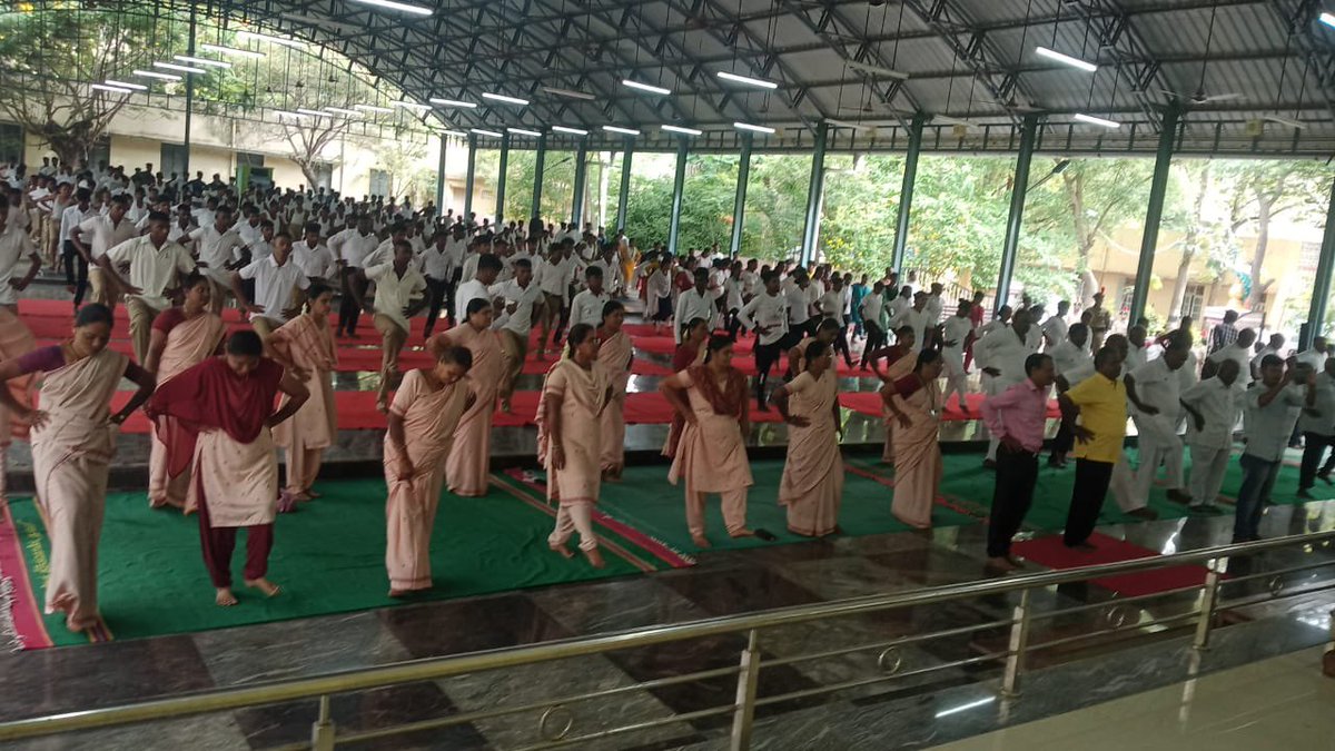 12Salem6's tweet photo. #NCCforYoga IDY2022 conducted by 12 Tn Bn NCC and it’s Institutions at Salem &amp; Dharmapuri @HQ_DG_NCC @Def_PRO_Chennai @NCCDte_TNPAN https://t.co/fZijcFUXAl