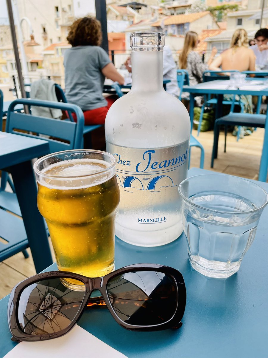 ciaraquill's tweet photo. Last full day in #Marseille, took the bus out of the city along the coast for #lunch, #pizza 🍕 at Chez Jeannot in the Vallon des Auffes neighbourhood. It was recommended by the Airbnb owner and has wonderful views of the port. #déjeuner #Marseille #ChezJeannot 🇫🇷 https://t.co/PeKgASUl1W
