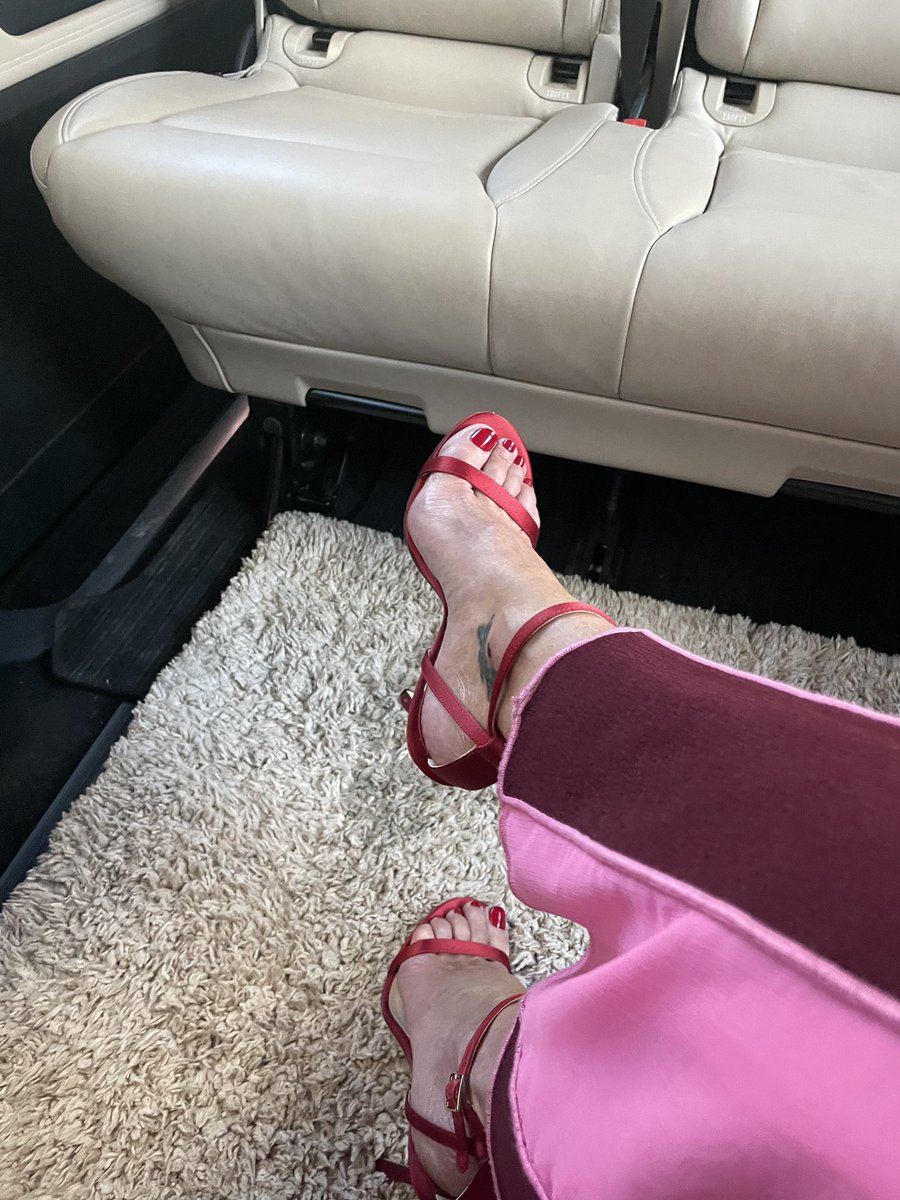 Gillian Anderson tweet media