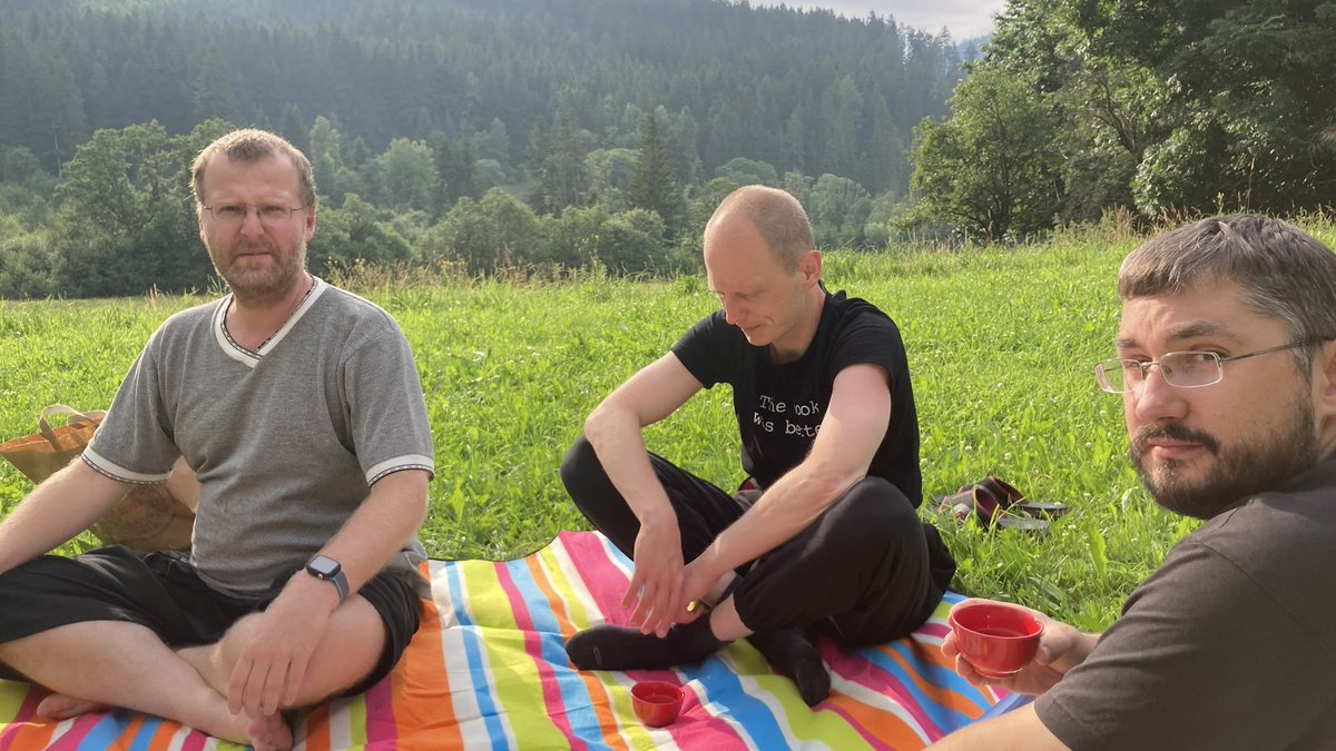 poke128's tweet photo. První fotky od Aki, Sillicona a Sweeta ze ZX Šumavy 2021 jsou na svém místě. PS: Koukni fotky a posli fotky. https://t.co/fSzSNtt3p8