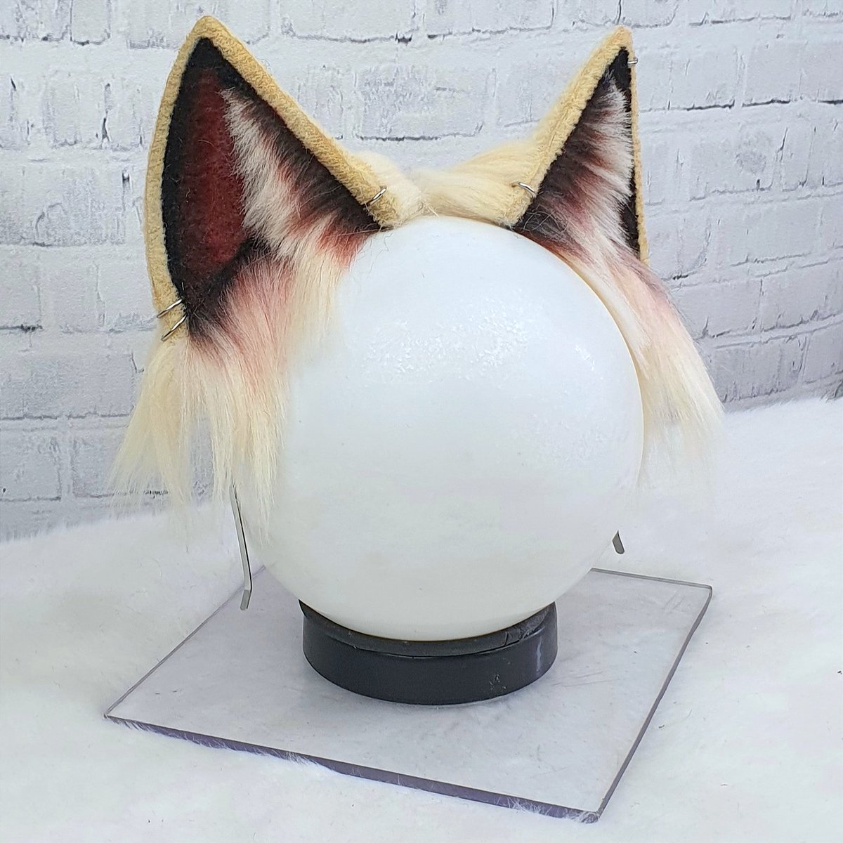 thewaifustore's tweet photo. 💥💣💛Bakugo Katsuki💛💣💥 

Angry boy wolf ears! Restock and sale coming end of month! 👌 

#myheroacademia #bnha #cosplay #myheroacademiacosplay #earmaker #wolfboy #Bakugo #BakugoKatsuki #fauxfurears #bnhagroup #mha #mhacosplay #wolfears #wolf https://t.co/zFe6NsQMv3