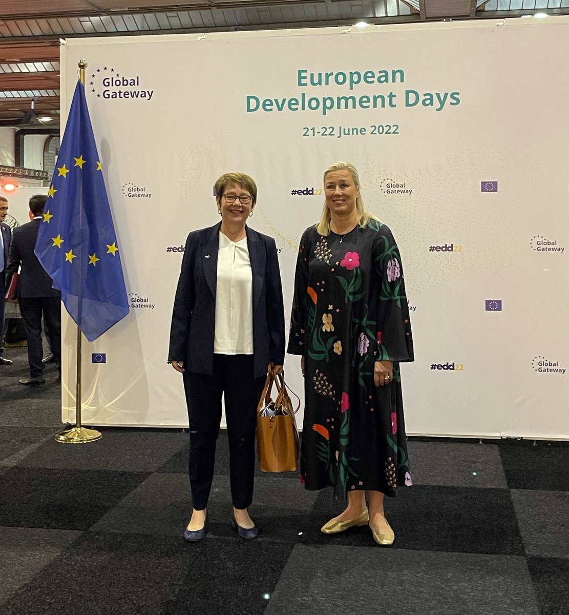 EBRD's tweet photo. Our @OdileRenaud met EU Commissioner @JuttaUrpilainen at #EDD22 today. 

They discussed our partnership and the EBRD's key role in the EU’s #GlobalGateway strategy, which is closely aligned with our strategic priorities: green, equal &amp; digital. 

@EU_Partnerships @EU_Commission https://t.co/GSEeYoQCqX
