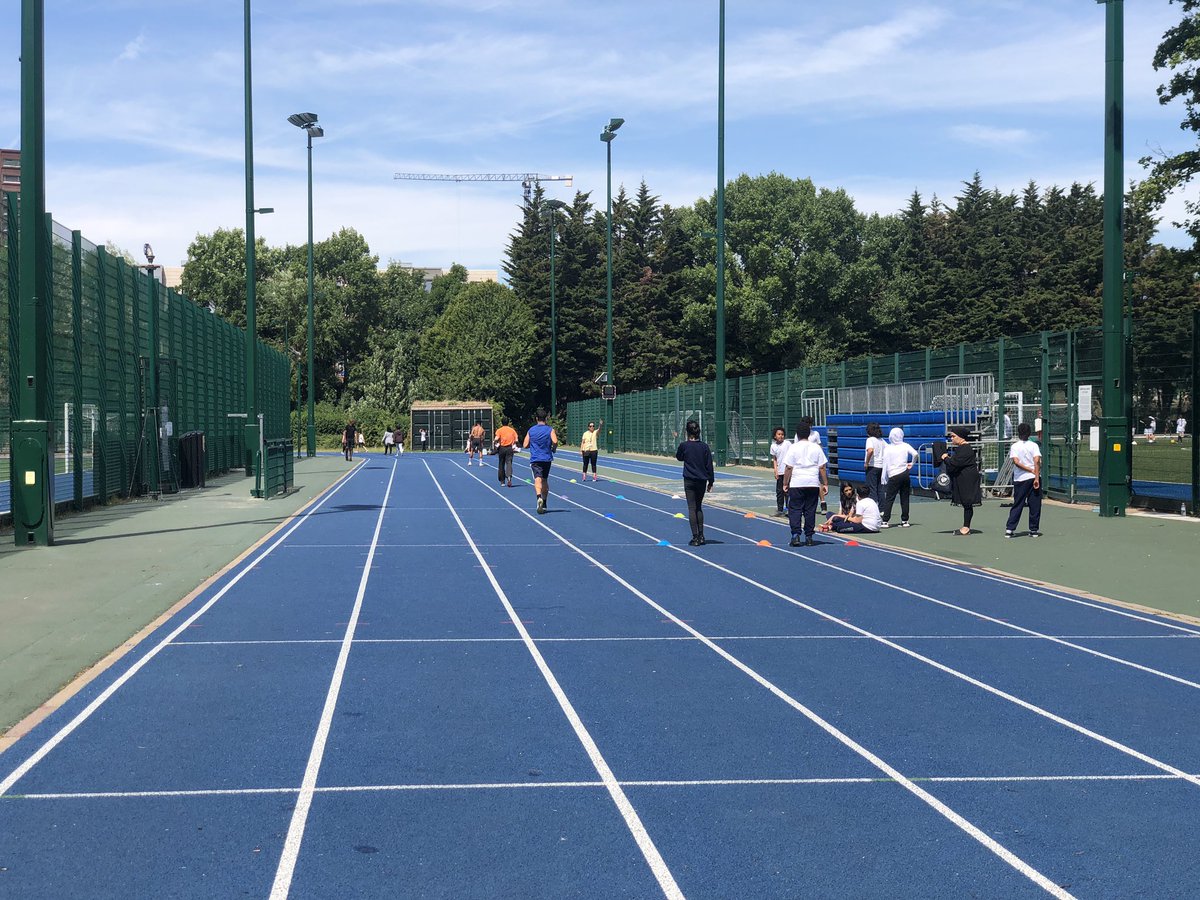 LekremCreat's tweet photo. Fantastic morning at #paddingtonRec track! School kids running, racing and fighting the obesity pandemic while *sharing* the space! There’s no need to close the track to run on it… Although that wouldn’t be so lucrative for @ActiveWCC https://t.co/iiCNrPGeGs