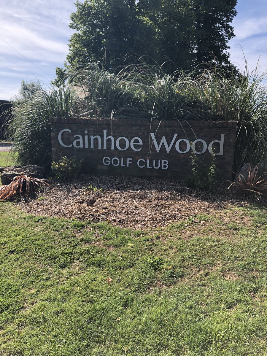 Tee-rific start to the day today!🏌🏻‍♂️As I visited one of our BIG hitting ⛳️ Golf Club supporters <a href="/CainhoeWood/">Cainhoe Wood Golf Club</a> 

You #swingforcare every year for <a href="/KeechHospice/">Keech Hospice</a>. So a huge thank you for raising over £30k since 1997