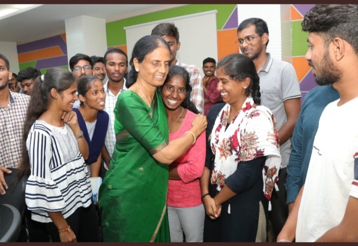 CNaresh889's tweet photo. తెలంగాణ రాష్ట్రం లో విద్యార్థి ఉద్యమాలకు డిమాండ్లకు తలొగ్గి చర్చలకు వచ్చిన రాష్ట్ర ప్రభుత్వం ఇదే మొదటిసారి  ఈ  ప్రభుత్వం ఎన్నో ఉద్యమాలు జరిగినా పట్టించుకోలేదు ఈ విజయం విద్యార్థి శక్తి ఐక్యతకు స్ఫూర్తి ..
#IIITBasar https://t.co/jfnAtScXnM