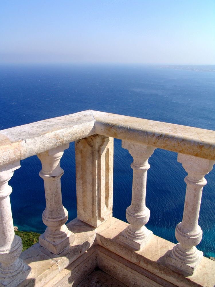 Blue, like the ocean. 💙