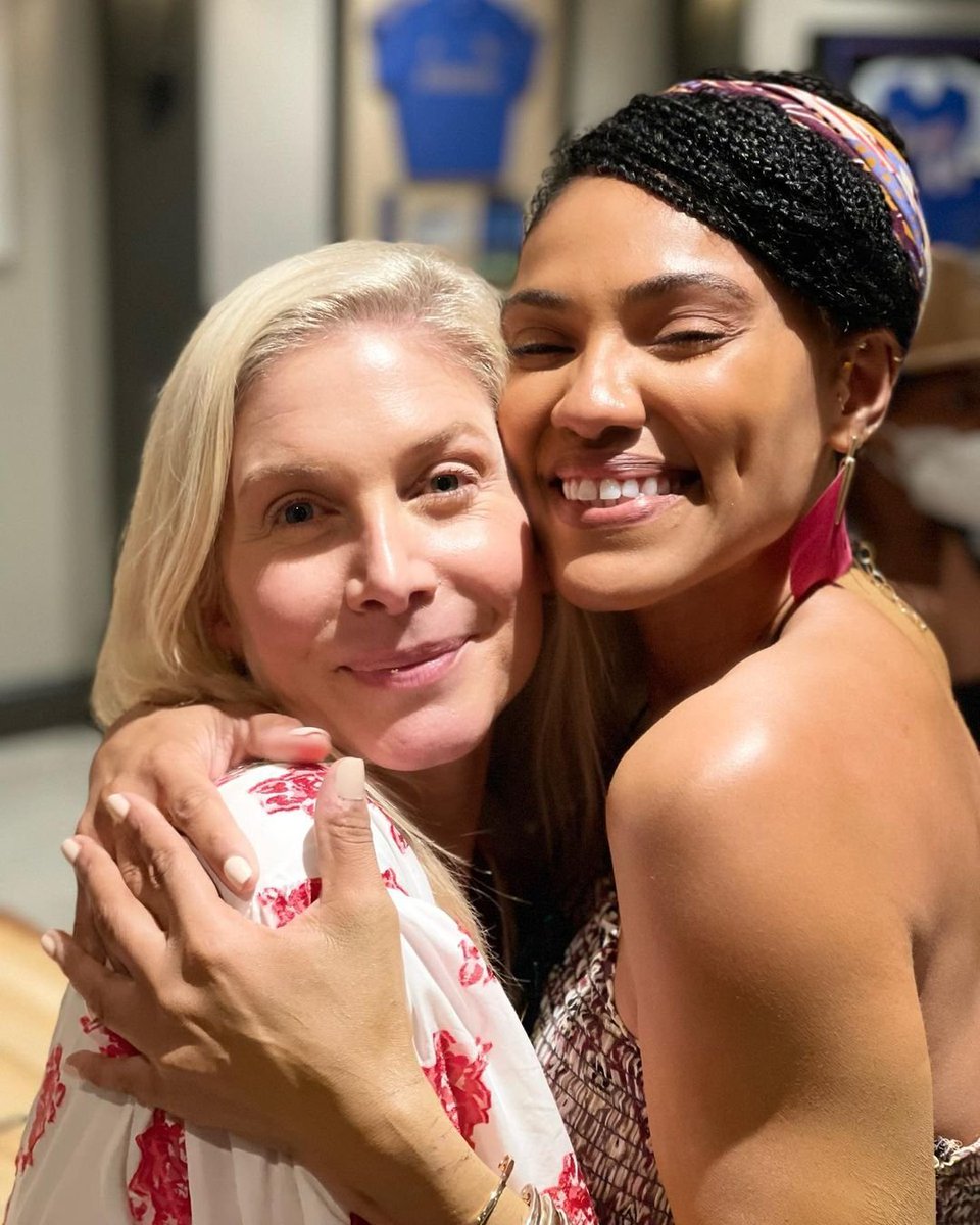 Elisabeth Mitchell Source tweet media