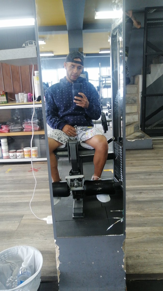BroownJacob's tweet photo. #gym #StripChat #chatubate trabajando para ser mejor cada dia https://t.co/vC45RSr4Mk