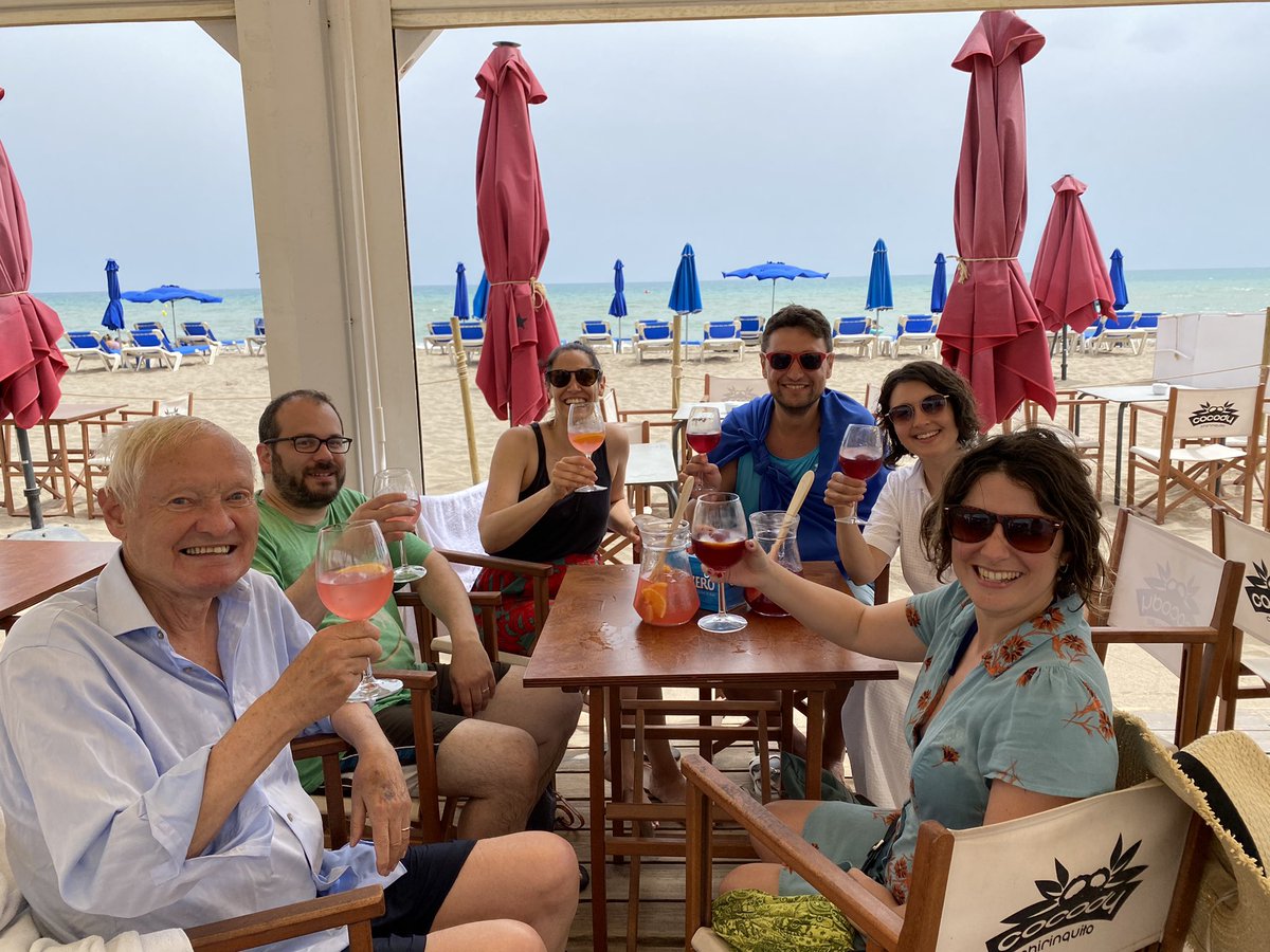 CPaulino_'s tweet photo. Having a good time at the #3DEMGRC with a great drink, great location and even better company @kudryashev_lab @mattiadanza @Bex_16 @luizammend @joachimfrank so great to be back at conferences in person! https://t.co/kfV7OxicbW