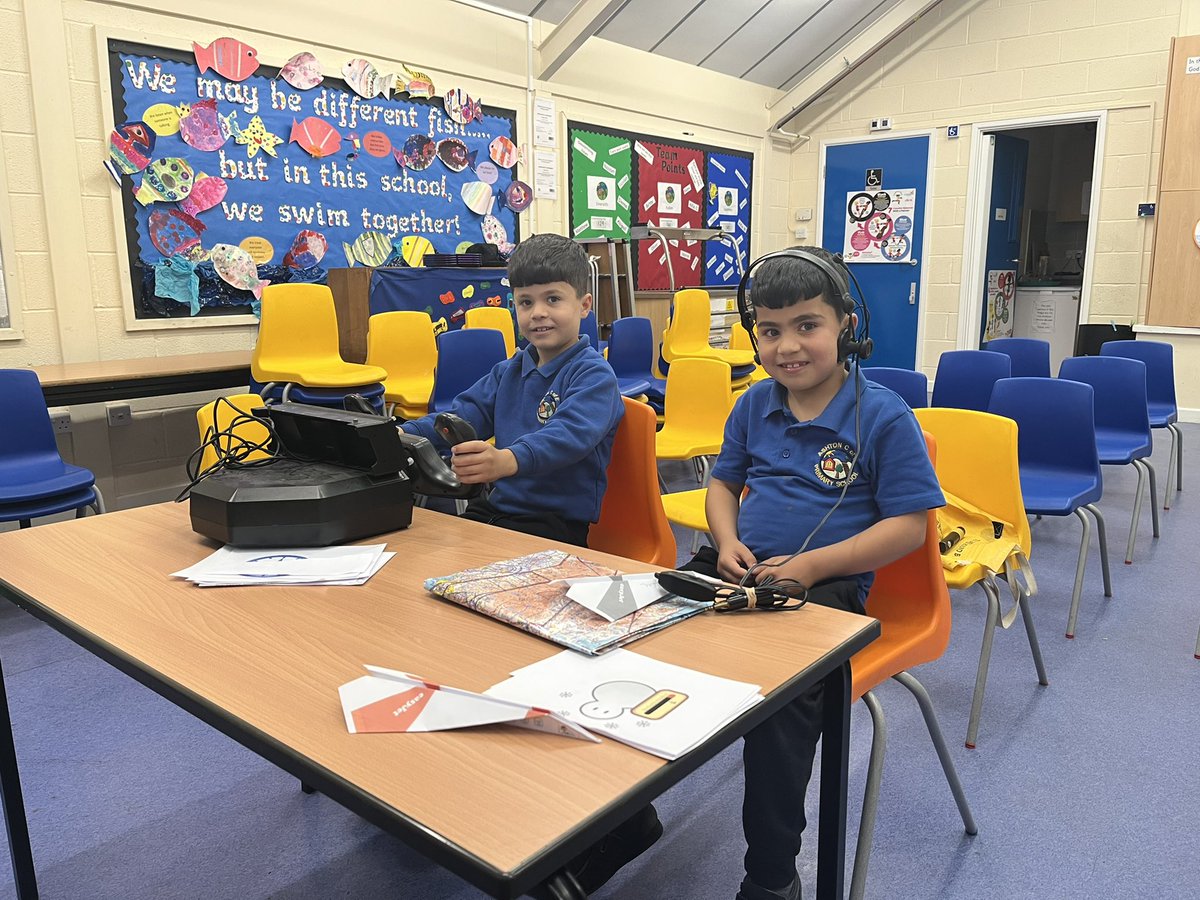 ashtonceprimary's tweet photo. The children are enjoying a fantastic lesson all about being a pilot and learning to fly. Thank you to Captain Phillips from @easyJet https://t.co/I3zlW682wL