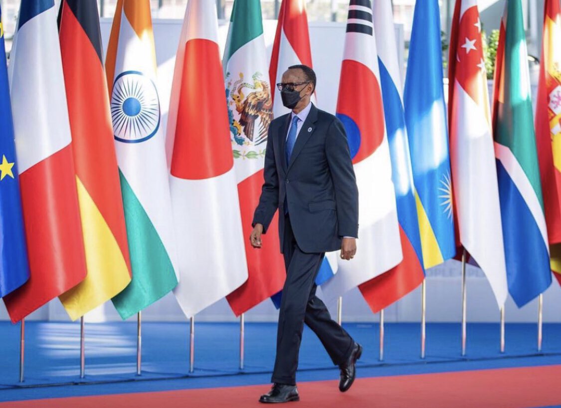 FabRugumire's tweet photo. H.E #PK of Rwanda 🇷🇼 🥰
#CHOGM2022 https://t.co/Mb8F1AmfhM