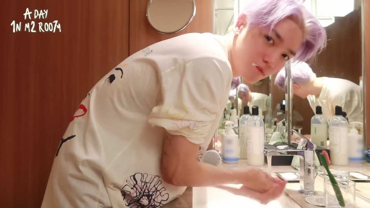 LOOKSTY's tweet photo. #TAEYONG'S DAY https://t.co/wFmCsx7JlP
