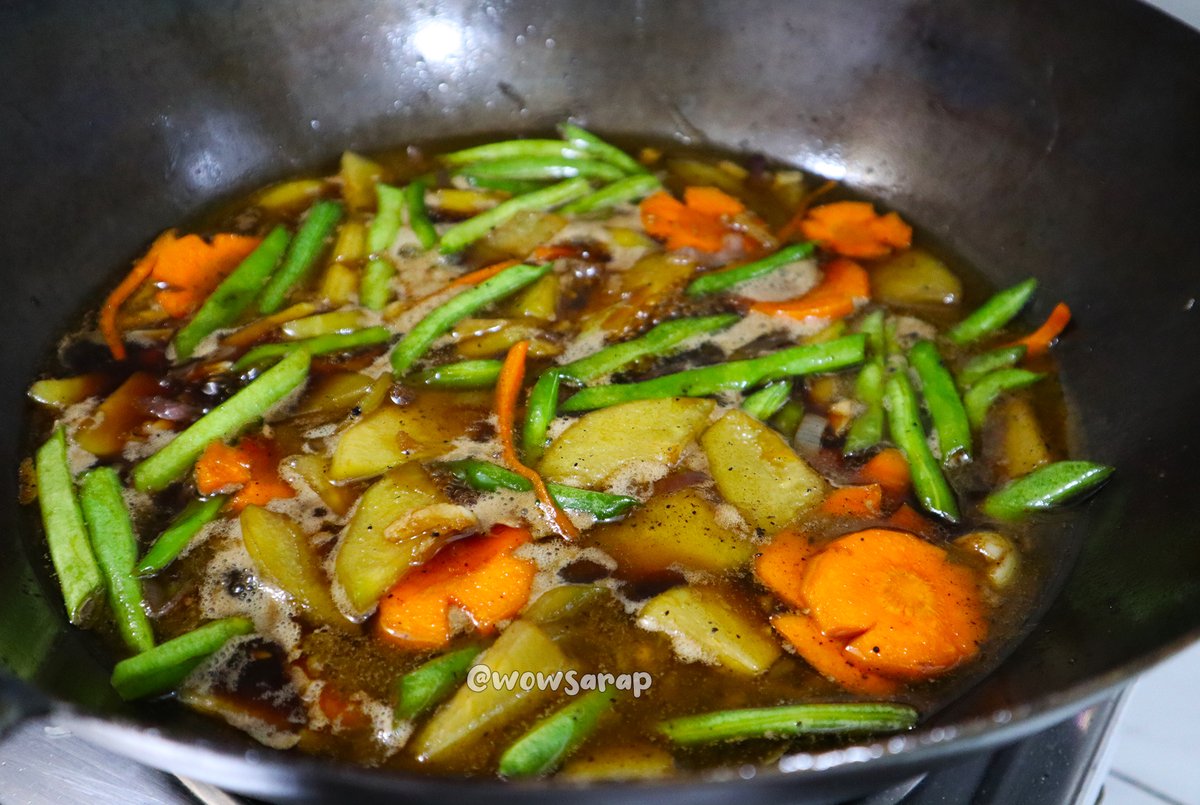 jetjet2_'s tweet image. level up instant pancit canton!😊