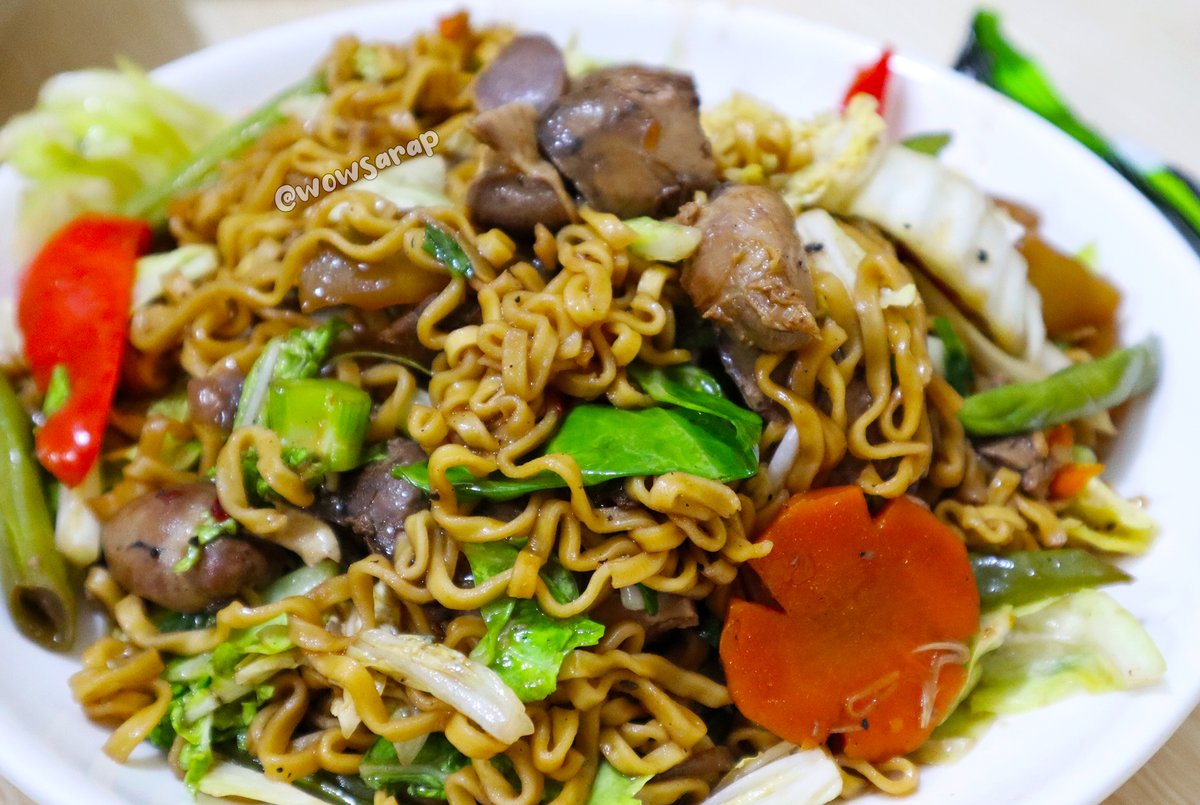 jetjet2_'s tweet image. level up instant pancit canton!😊